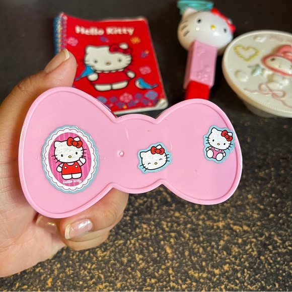 Hello Kitty Bundle - Picture 3 of 9